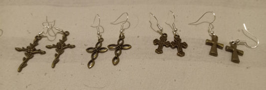 Jewelry with Personality: Earrings, Bracelets & Handmade Finds